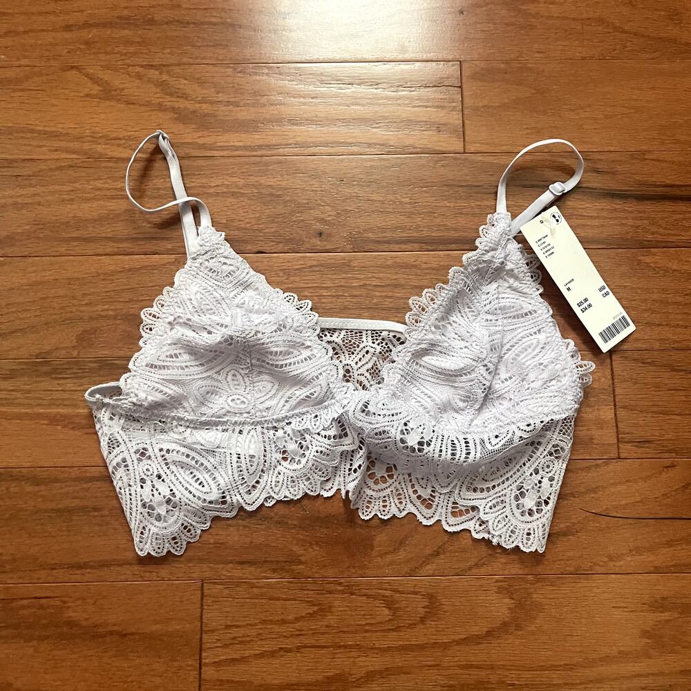 Urban Outfitters Lavender Purple Lace Spaghetti Strap Bralette Size Medium NWT